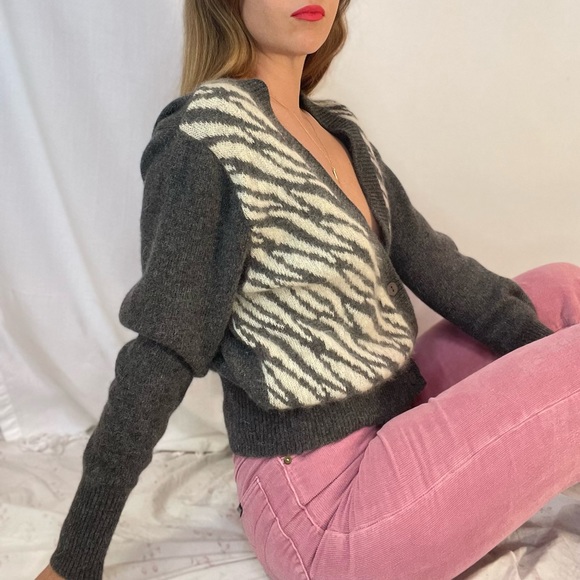 Vintage 90s Animal Print Cardigan - Picture 5 of 10